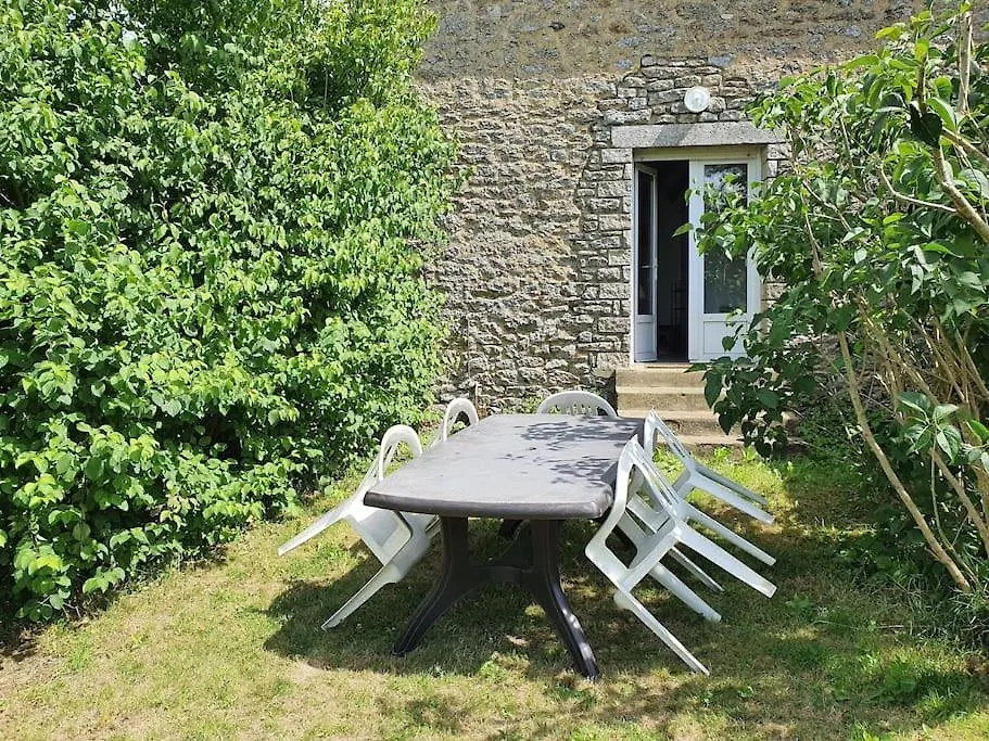 Maison Dans Un Quartier Calme, Terrain, Wifi, Tele Saint-Nicolas-du-Pelem 0*,  France